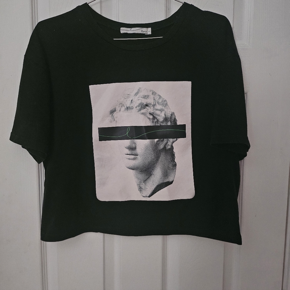 Black Graphic Crop T-Shirt with Artistic Print